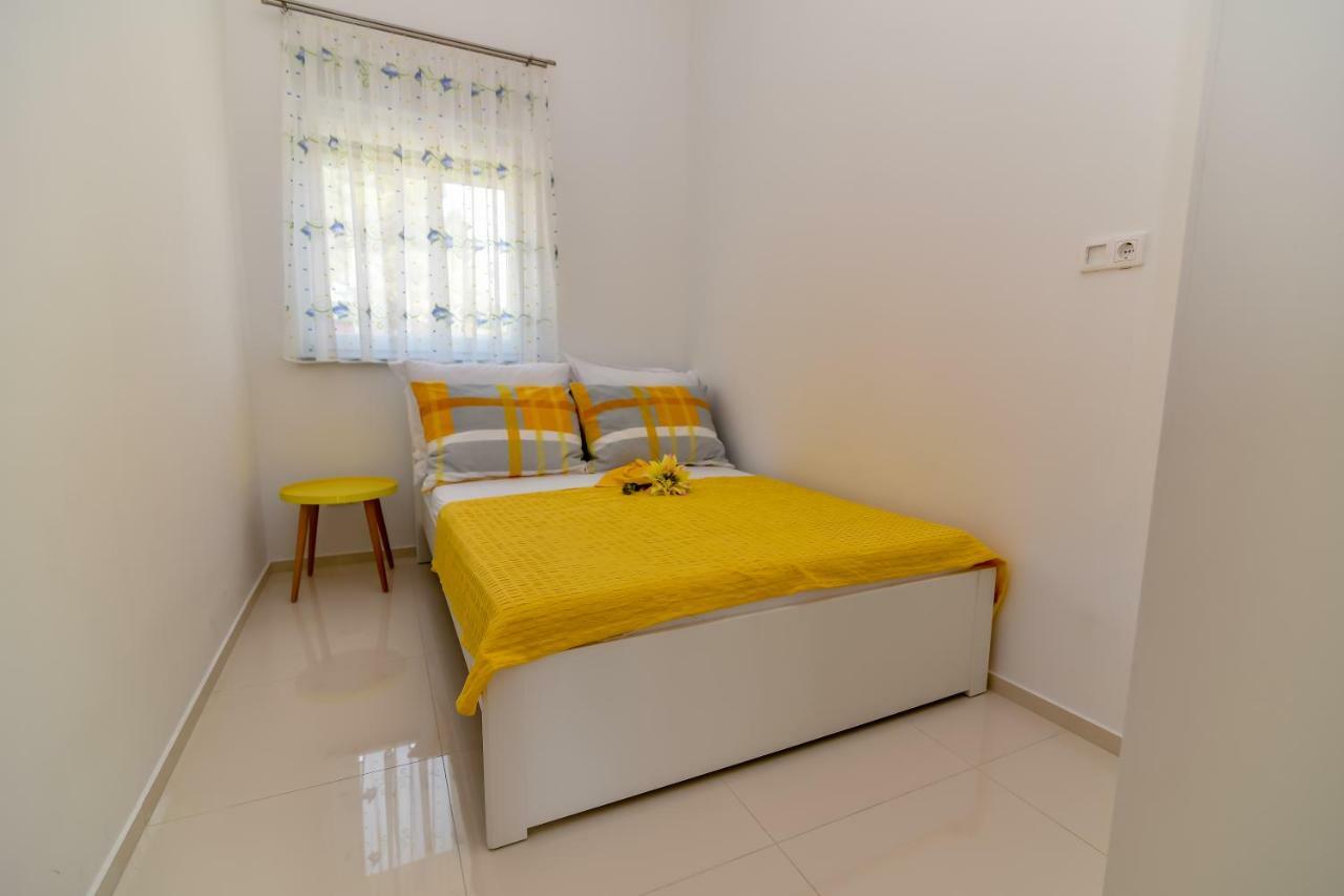Denis Apartment Вир Екстер'єр фото