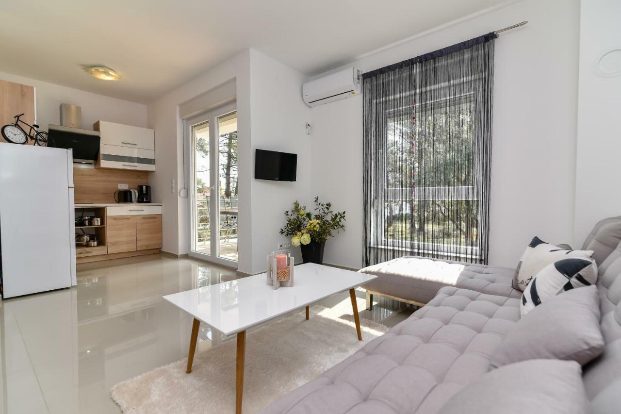 Denis Apartment Вир Екстер'єр фото