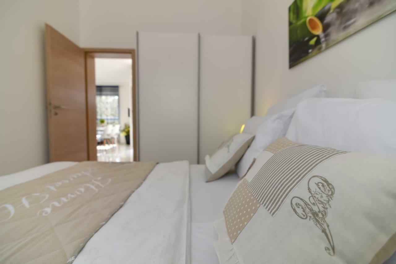 Denis Apartment Вир Екстер'єр фото