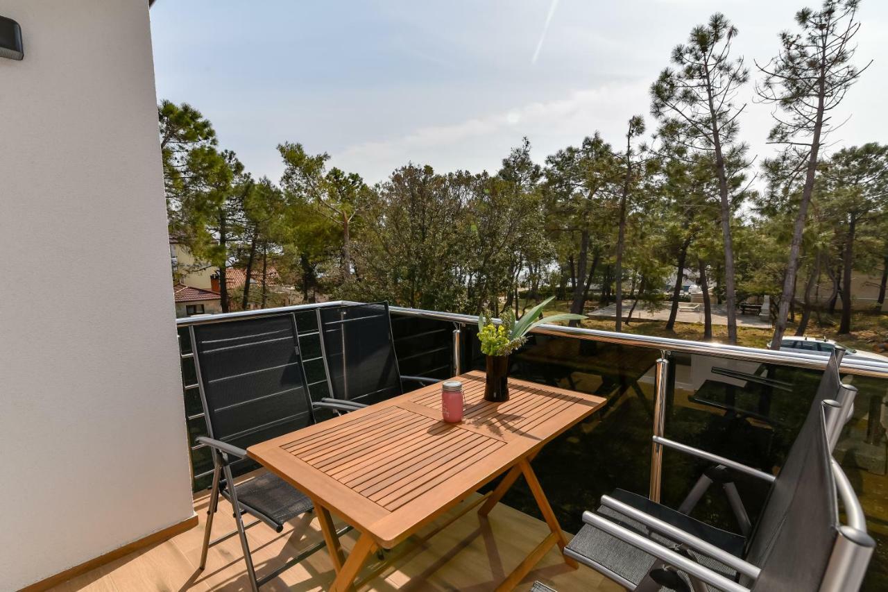 Denis Apartment Вир Екстер'єр фото