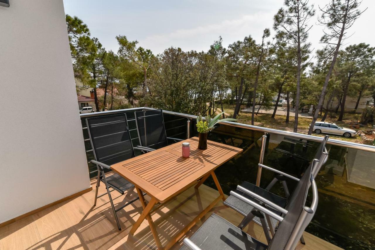 Denis Apartment Вир Екстер'єр фото