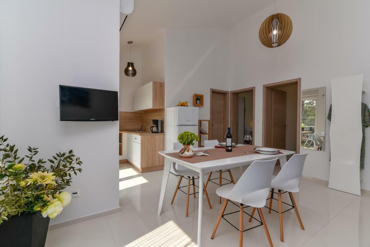 Denis Apartment Вир Екстер'єр фото