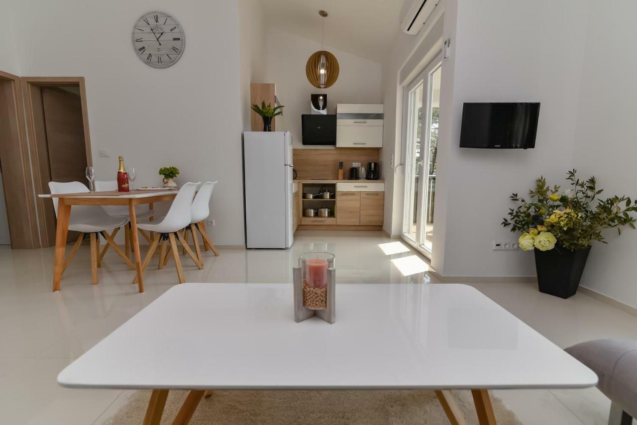 Denis Apartment Вир Екстер'єр фото