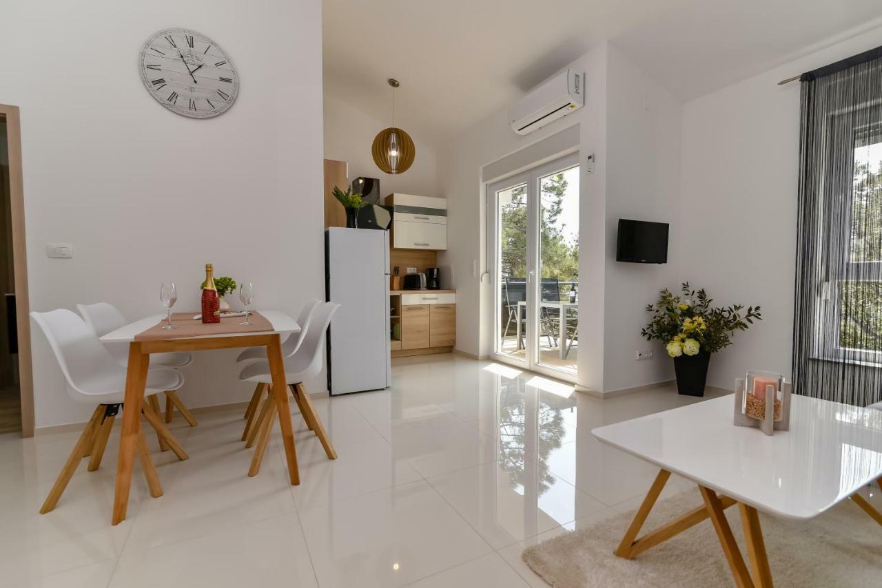 Denis Apartment Вир Екстер'єр фото