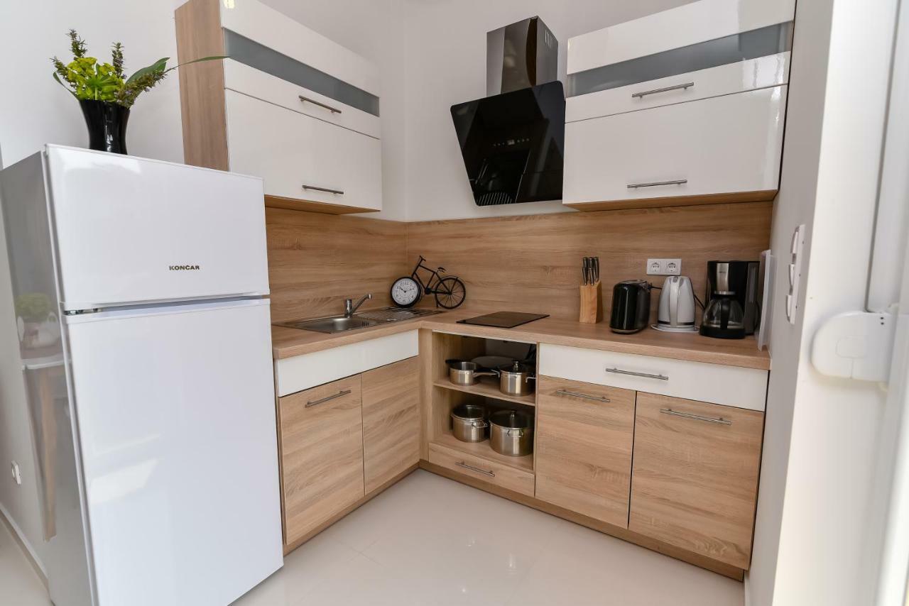 Denis Apartment Вир Екстер'єр фото