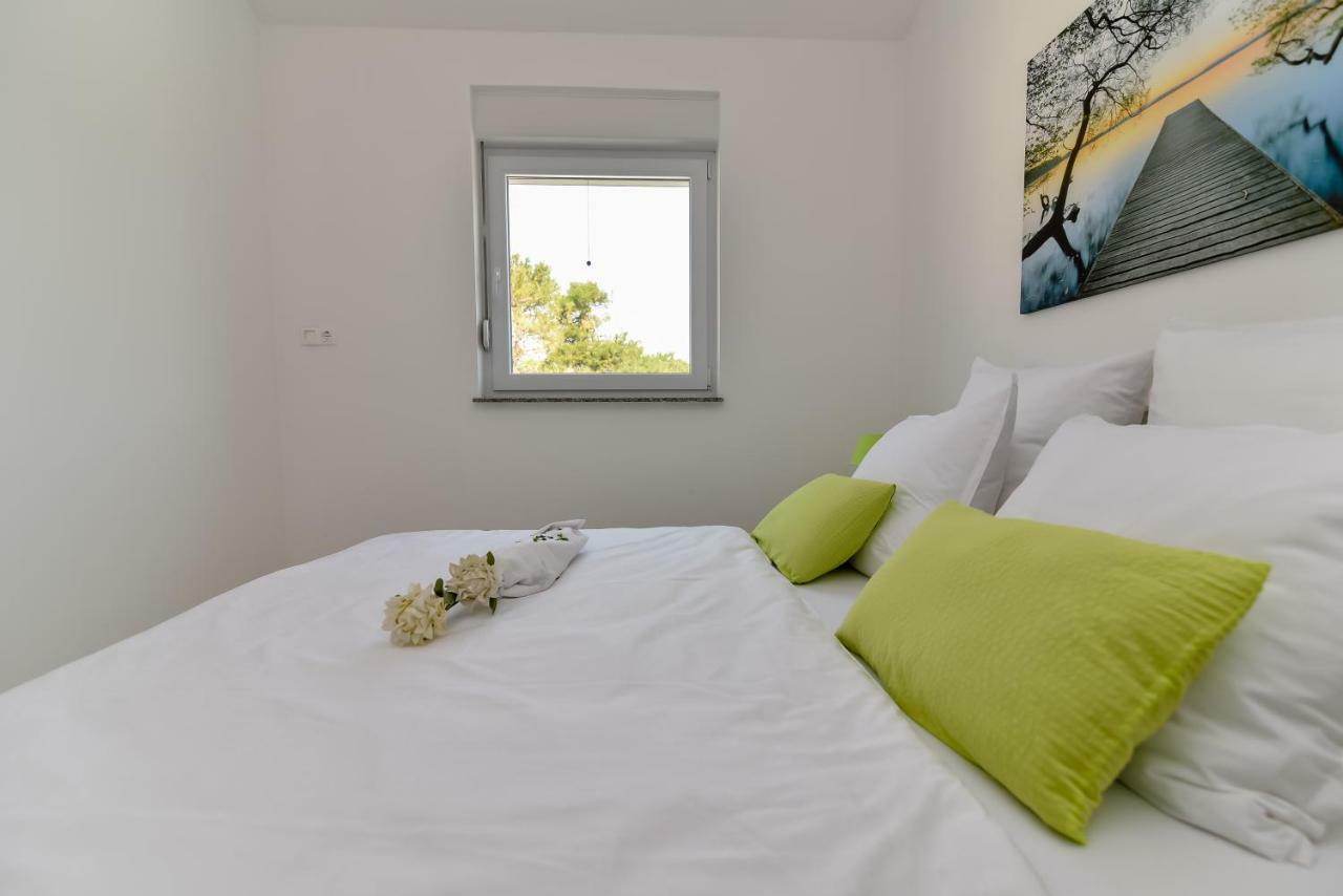 Denis Apartment Вир Екстер'єр фото