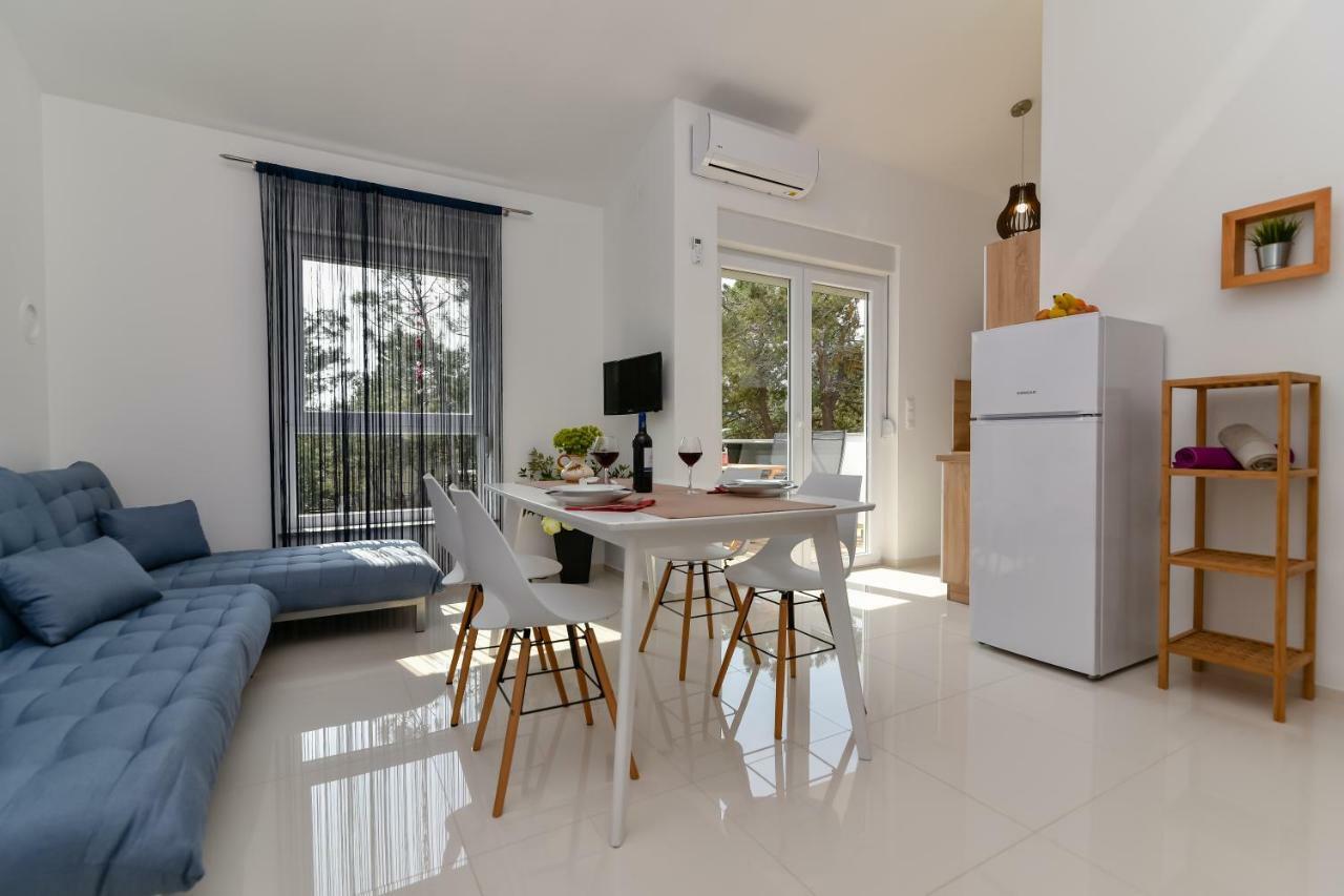 Denis Apartment Вир Екстер'єр фото