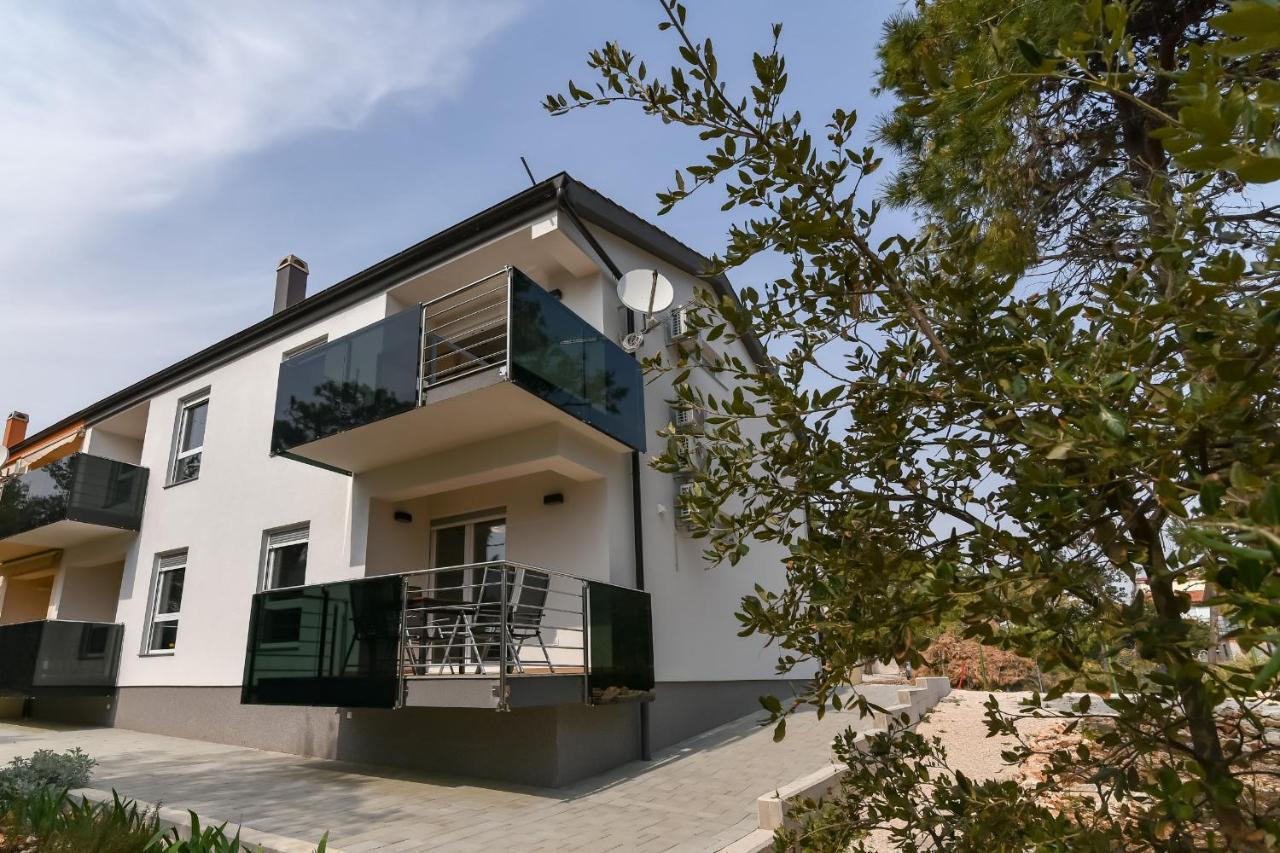 Denis Apartment Вир Екстер'єр фото
